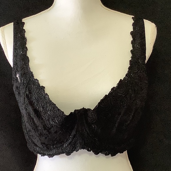 Pretty Lace Bra - Picture 1 of 5